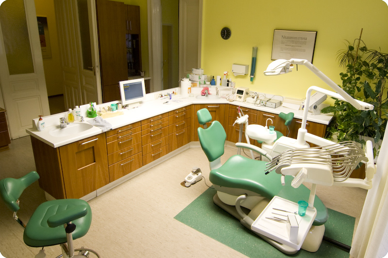 Dr. Ursula u. Dr. Herbert Puchstein, Neulerchenfelder Straße 21 in Wien