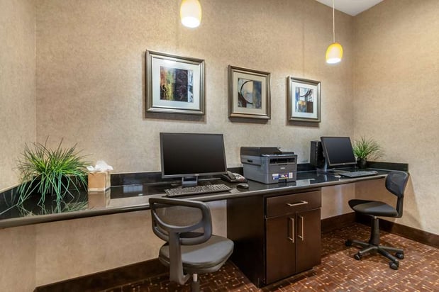 Images Best Western Plus Lytle Inn & Suites