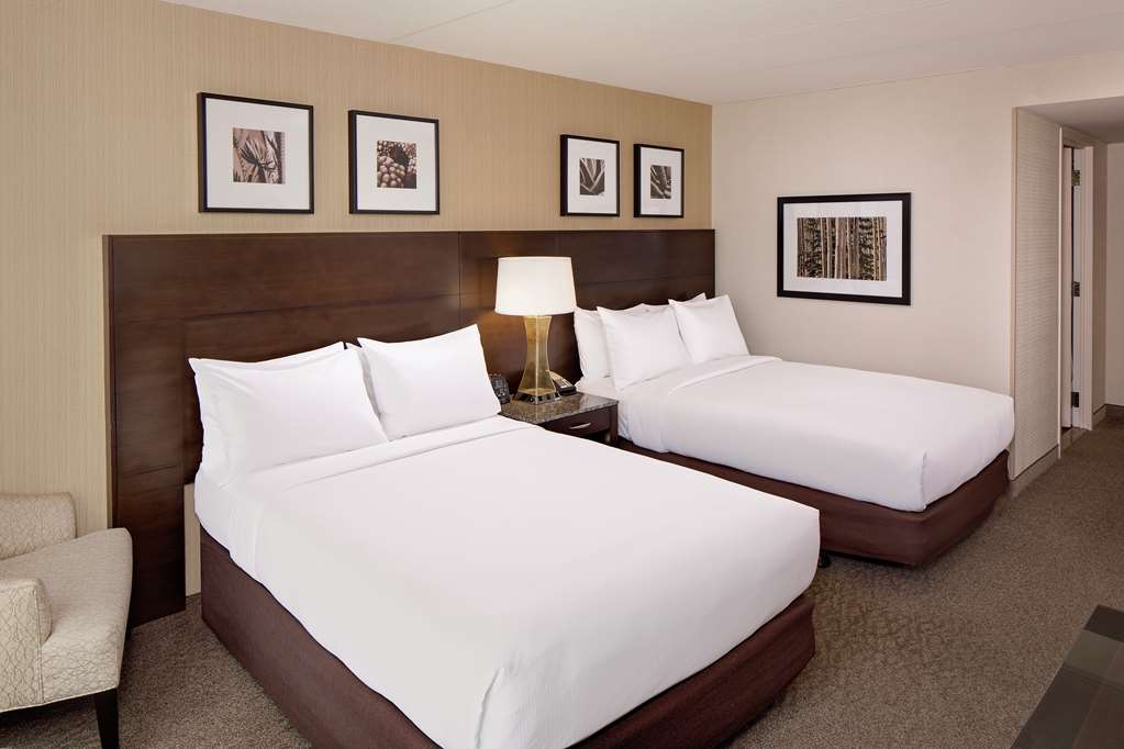 DoubleTree by Hilton Boston Bayside