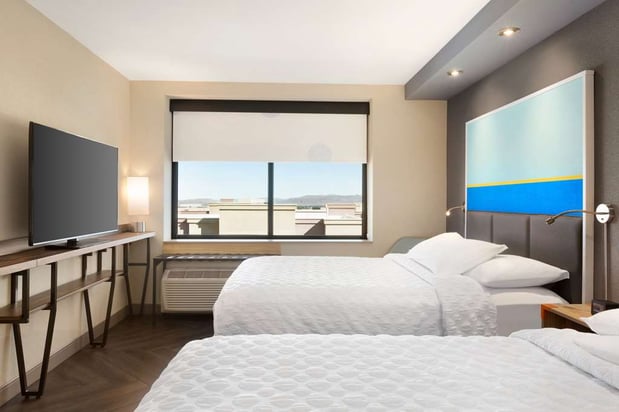 Images Tru by Hilton Las Vegas Airport
