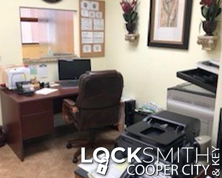 Locksmith Cooper City & Key Photo