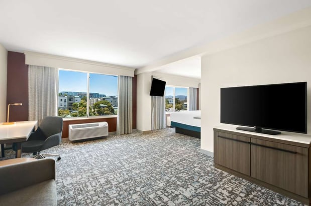 Images Hilton Garden Inn San Mateo