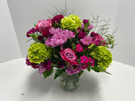 There are many different ways to show your love through anniversary flowers. There are many different ways to show your love through anniversary flowers.