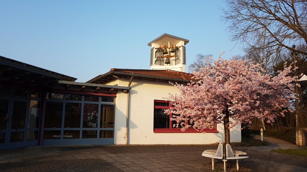 Friedenskirche - Evangelische Kirchengemeinde Oberensingen-Hardt, Fuchsrain 33 in Nürtingen
