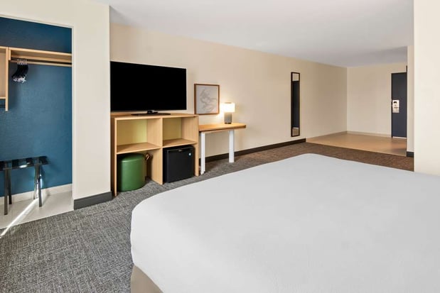 Images Spark by Hilton Wichita Falls