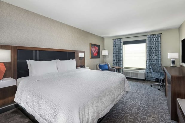 Images Hampton Inn & Suites Fort Wayne Downtown