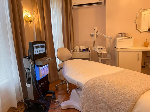 Images Artistry Of Face - Loudonville