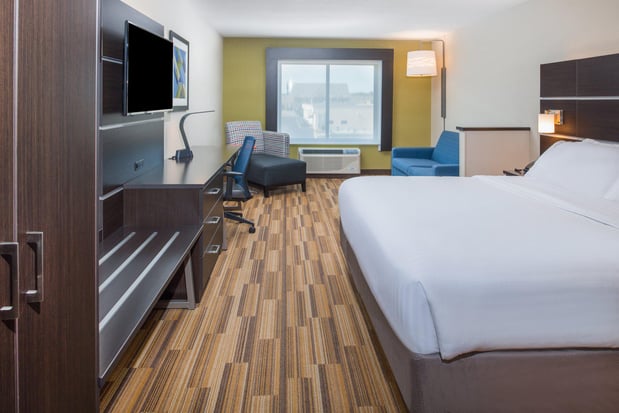 Images Holiday Inn Express & Suites Bismarck by IHG