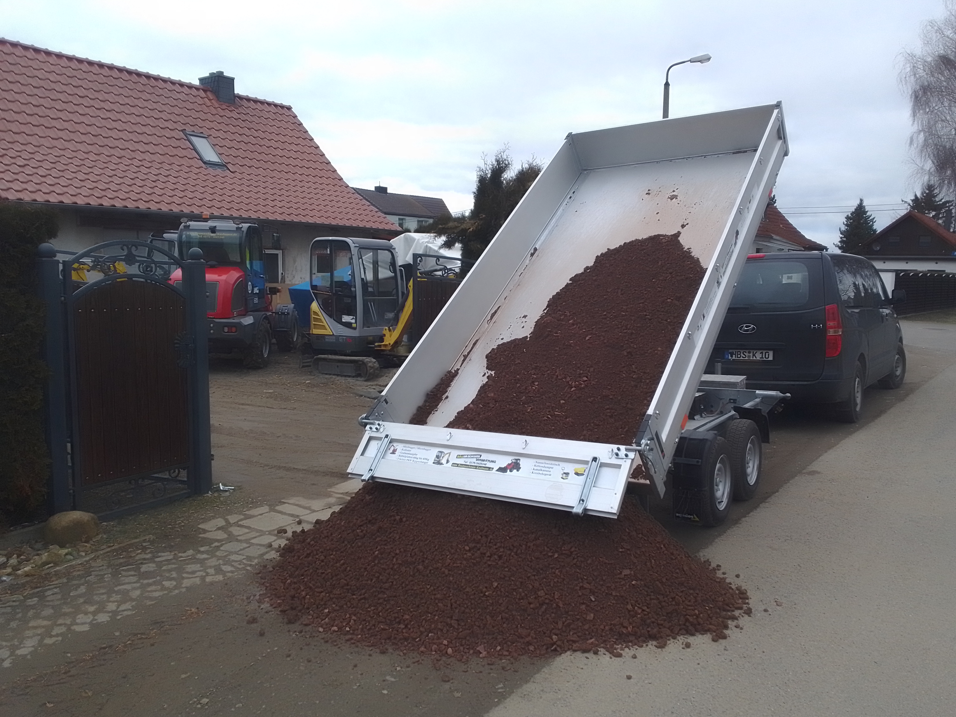 Fotos - Baumaschinenverleih / Pflasterbau Kaulmann, Vermietung von Minibagger, Microbagger, Rüttelplatten, Grabenstampfer - 16