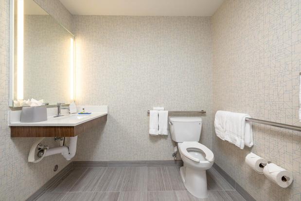 Images Holiday Inn Express & Suites San Jose – Silicon Valley by IHG