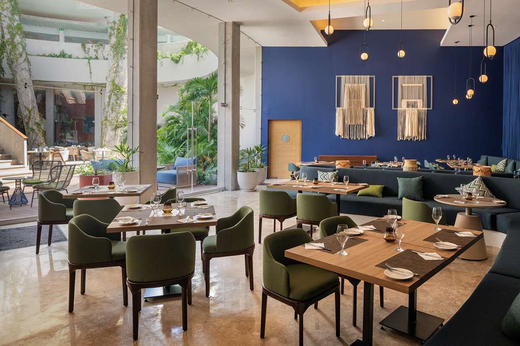 Images Hilton Garden Inn Cancun Airport