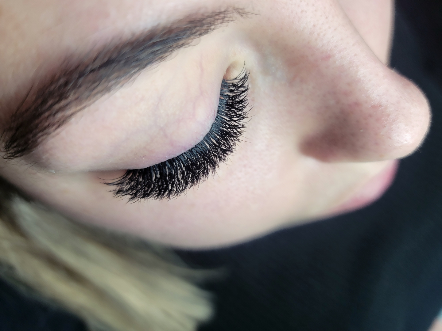 Images Lashista - Formation cils - Pose de cils - Produits de cils Longueuil