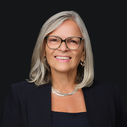 Linda Rivard headshot.