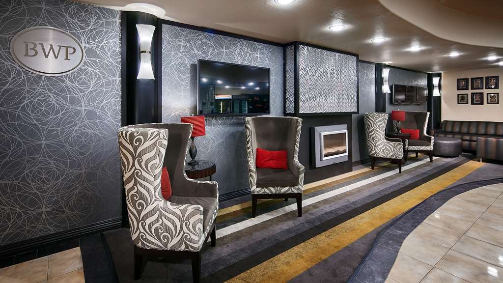 Hotel Lobby/Media Center Best Western Premier Crown Chase Inn & Suites Denton (940)387-1000