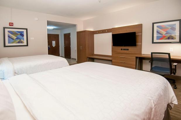 Images Holiday Inn Express & Suites Biloxi- Ocean Springs by IHG