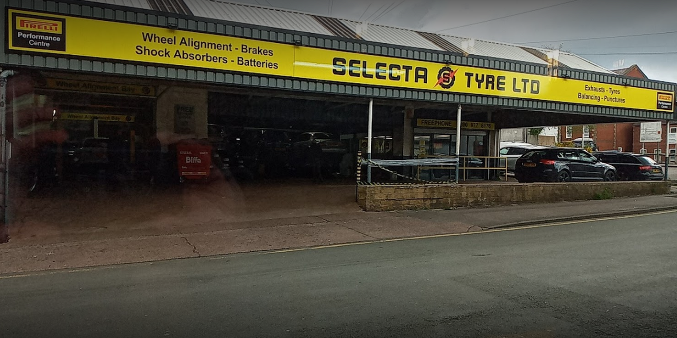 Images Selecta Tyre - Macclesfield - Team Protyre