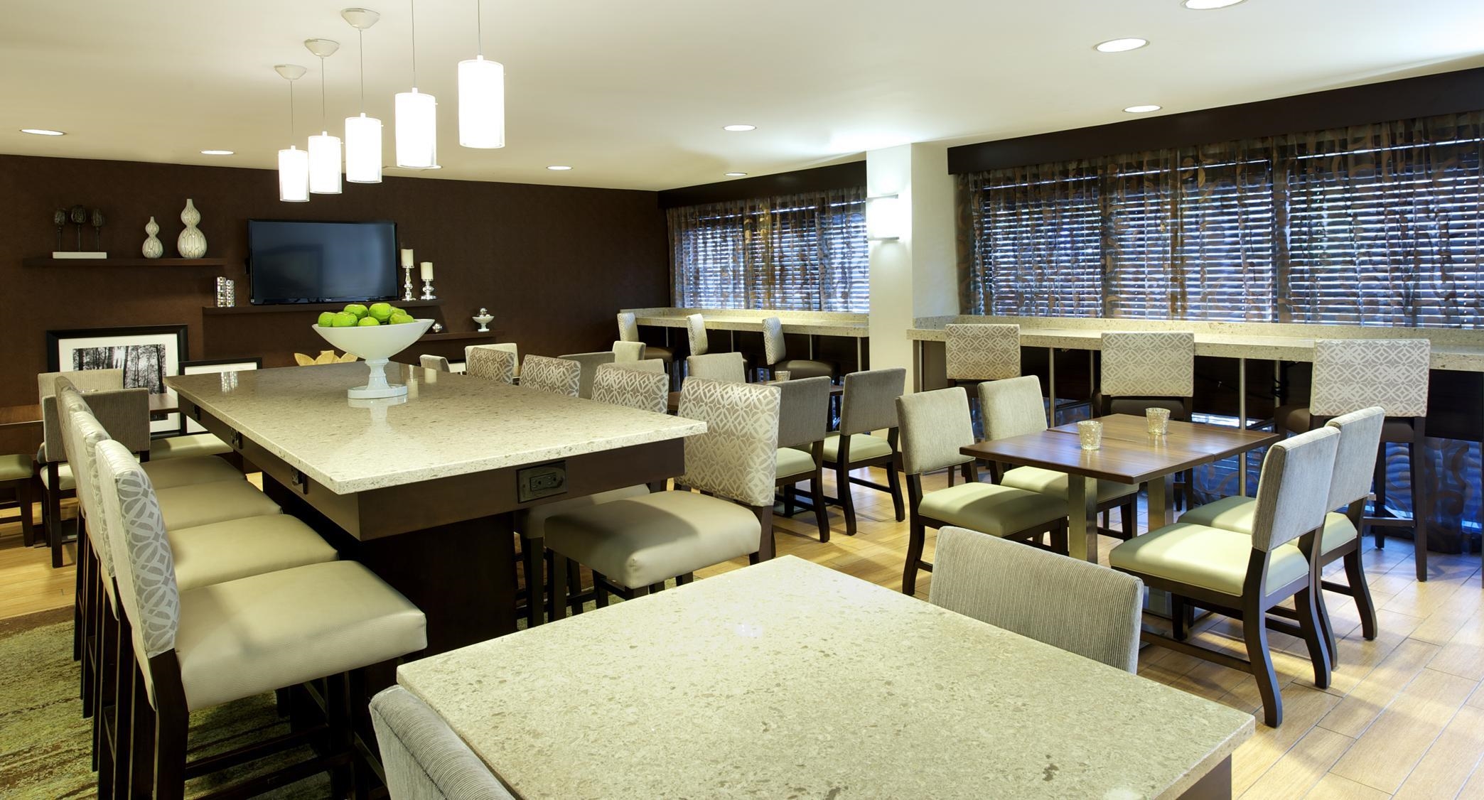 Hampton Inn Atlanta-Mall Of Georgia