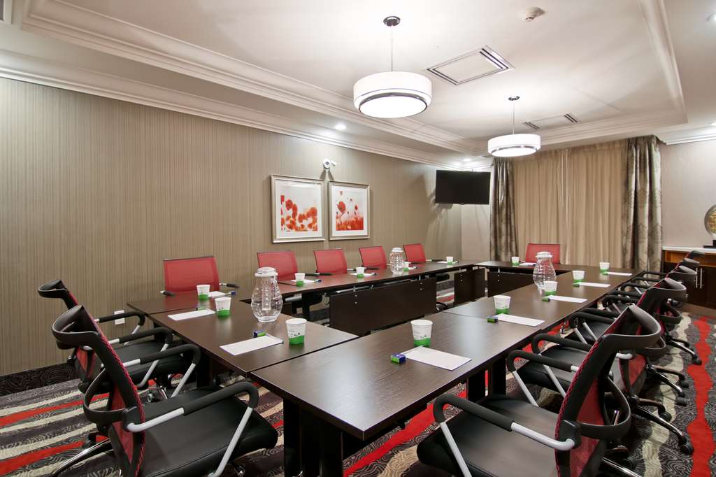 Meeting Room Hampton Inn & Suites by Hilton Toronto Markham Markham (905)752-5600