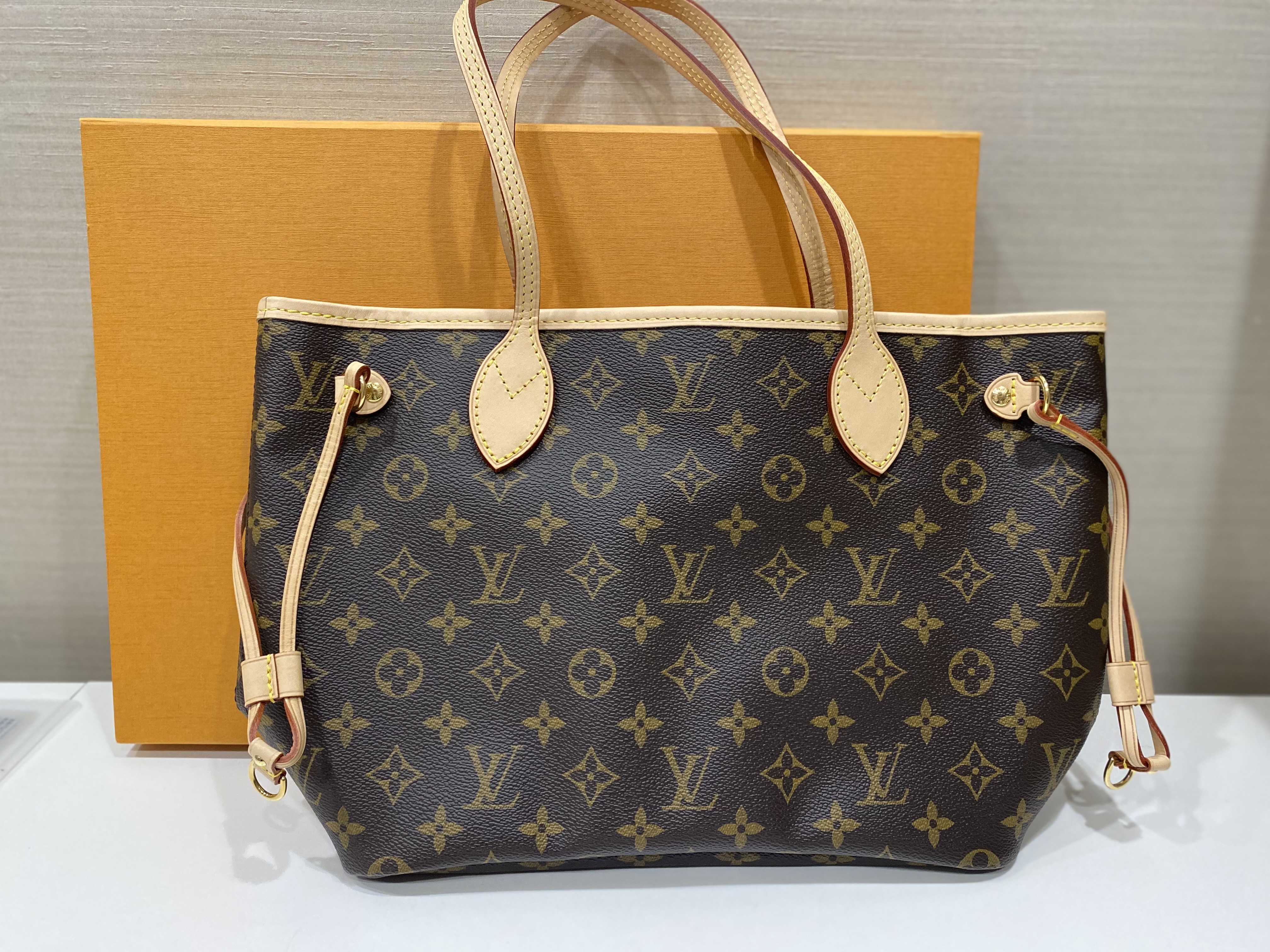 Images KOMEHYO（コメ兵）買取センターアミュプラザくまもと