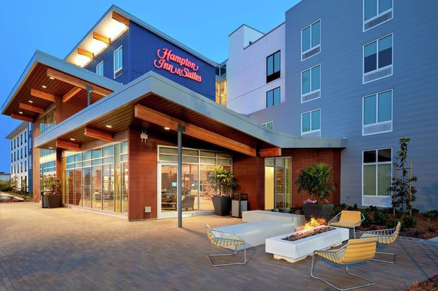Images Hampton Inn & Suites San Diego Airport Liberty Station