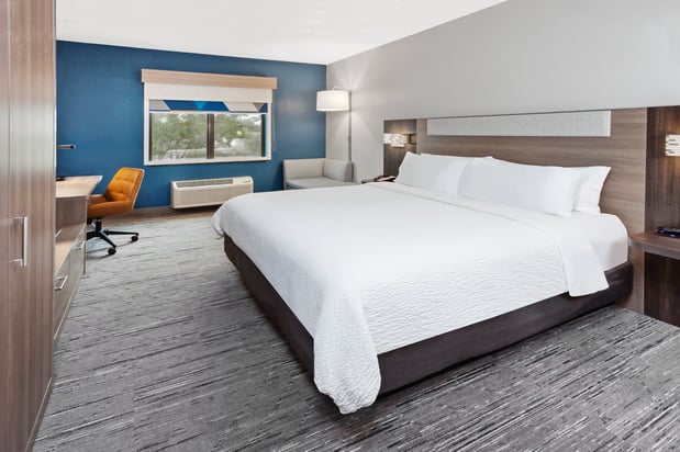 Images Holiday Inn Express Cleveland Airport - Brook Park by IHG