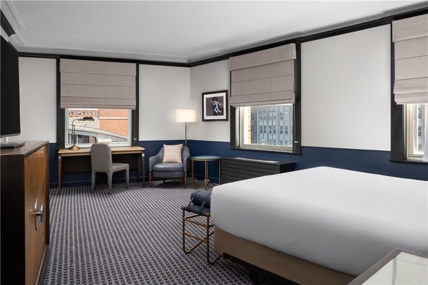 Images Hilton Orrington/Evanston