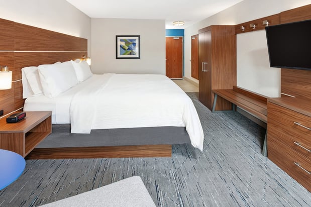 Images Holiday Inn Express & Suites Urbana-Champaign (U of I Area) by IHG