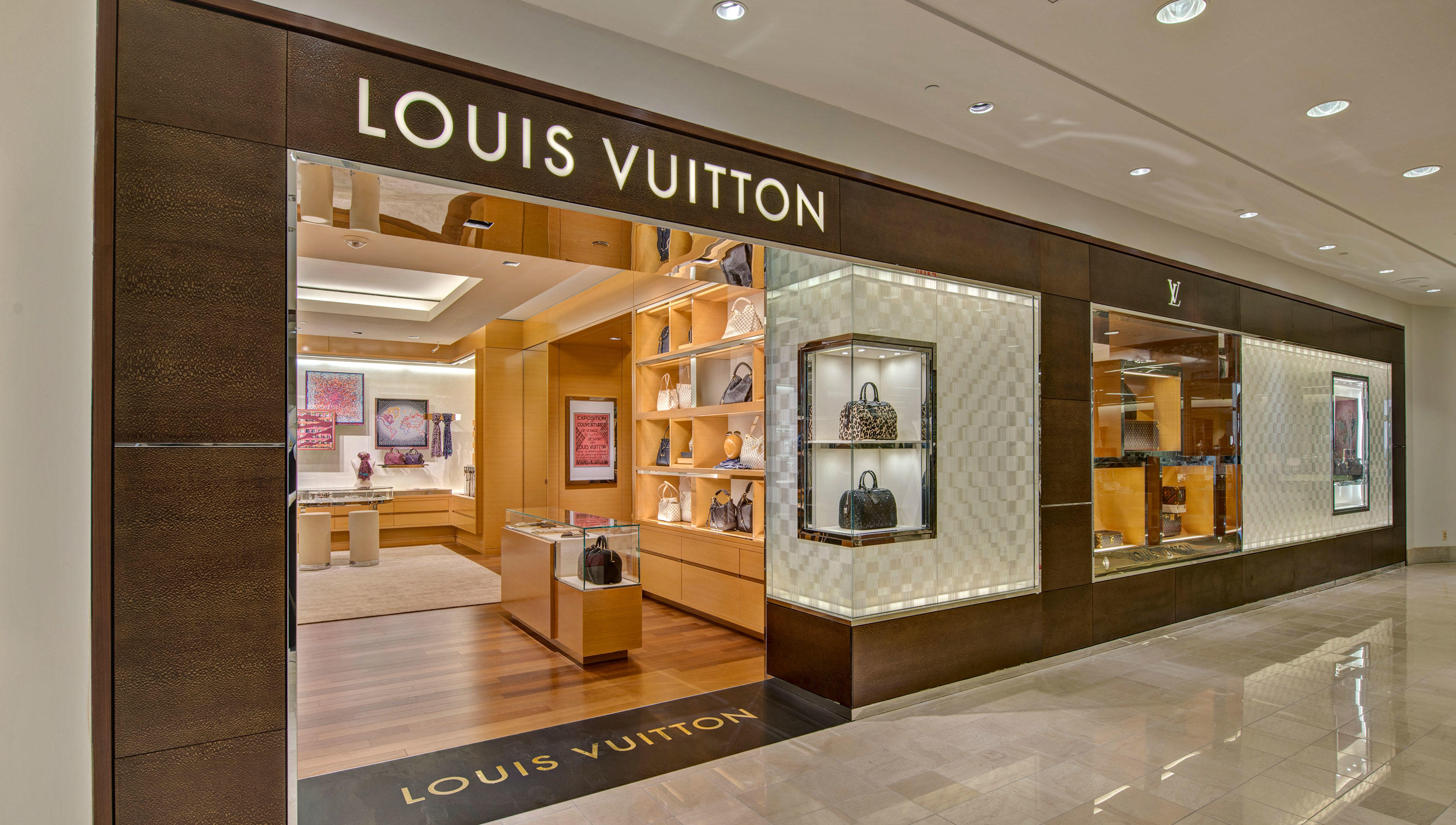 Louis Vuitton Troy Saks in Troy, MI, 2901 West Big Beaver Road, Sommerset Collection Mall ...