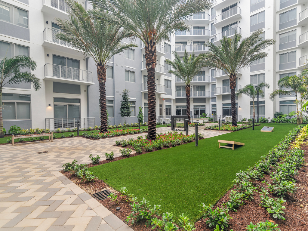 Garden Courtyard at The Marc Luxury Apartments in Palm Beach Gardens FL