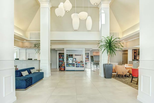 Images Hilton Garden Inn Lakewood