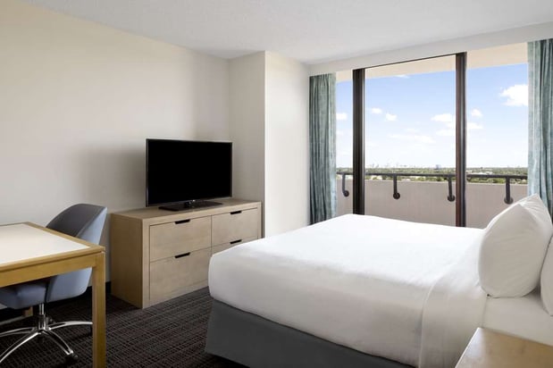 Images Embassy Suites by Hilton Tampa Airport Westshore
