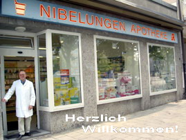 Nibelungen Apotheke, Romanplatz 8 in München