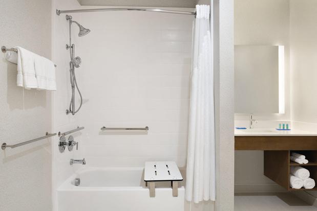 Images Holiday Inn Express & Suites McAllen - Medical Center Area by IHG