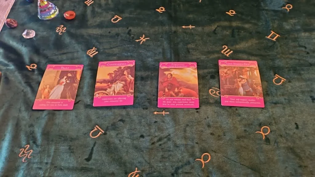 Images Emerald Empress Tarot 444