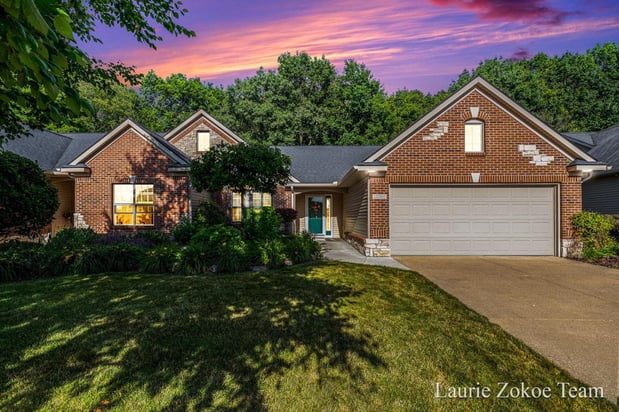 Images Zokoe Team - Five Star Real Estate