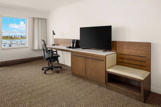 Images Hilton Garden Inn Kent Island Marina