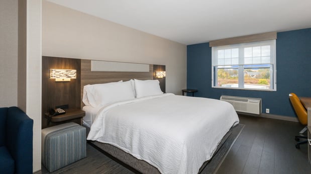 Images Holiday Inn Express & Suites Hampton South-Seabrook by IHG