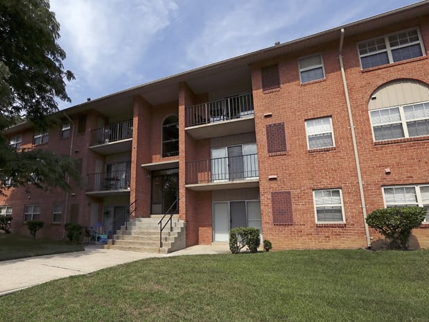 Images Seminary Roundtop Apartments