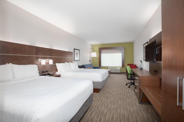 Images Holiday Inn Express & Suites Sterling, an IHG Hotel