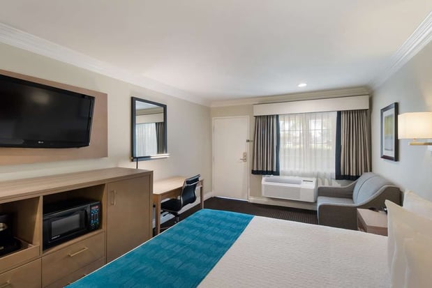 Images Best Western Woodland Hills Inn