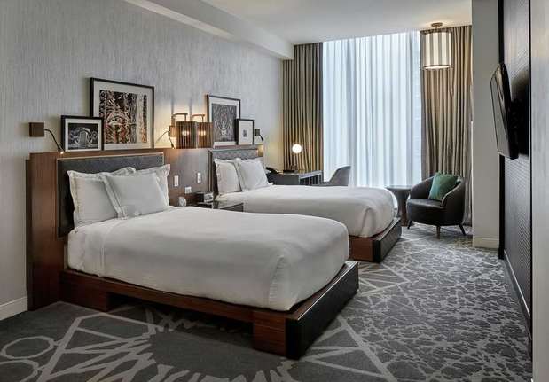 Images LondonHouse Chicago, Curio Collection by Hilton