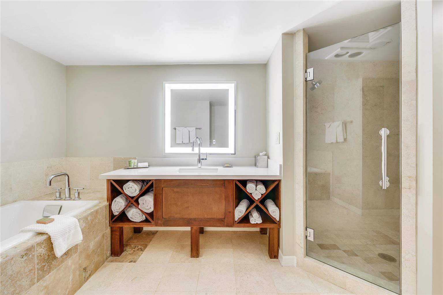 Guest room bath