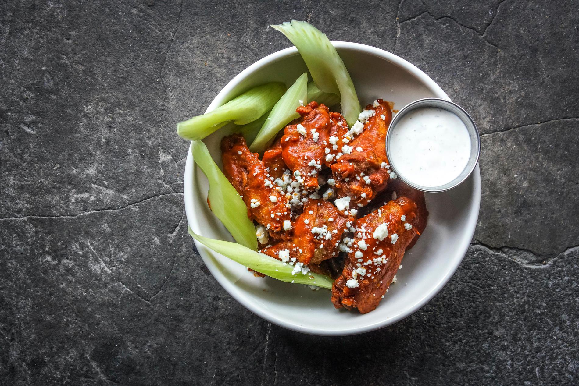 Buffalo wings with blue cheese and ranch