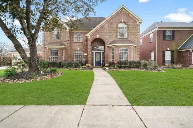 Images Debbie Grigg, REALTOR-Owner | NextHome First Source
