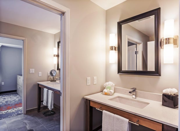 Images Holiday Inn Houston NE - Bush Airport Area by IHG