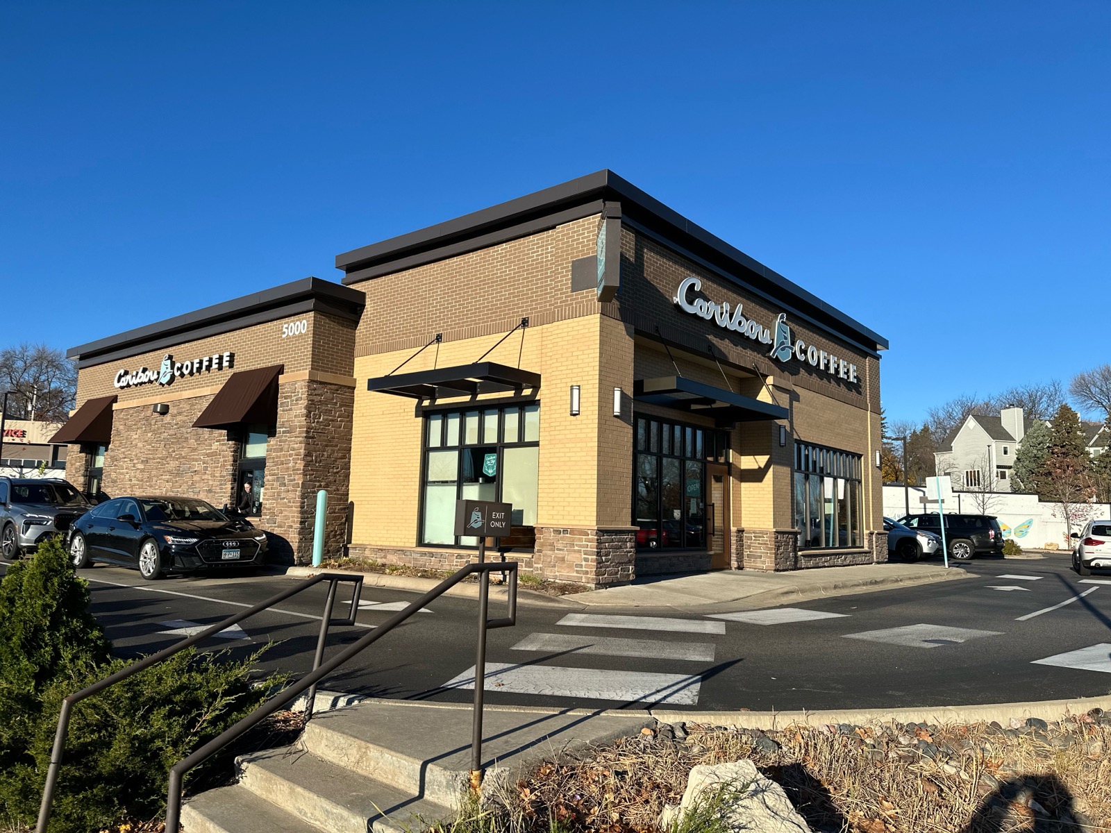 Storefront of the Caribou Coffee at 5000 Vernon Avenue in Edina