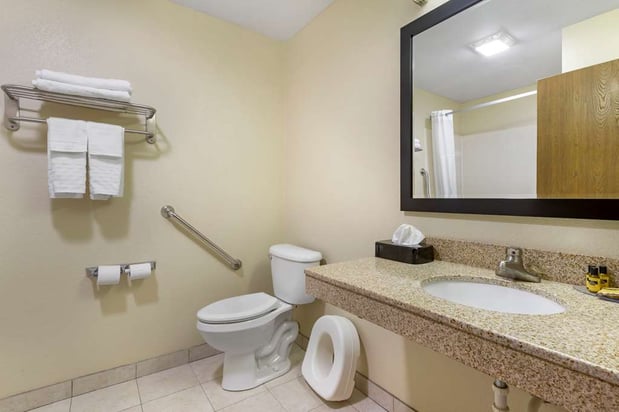 Images Best Western Plus Altoona Inn