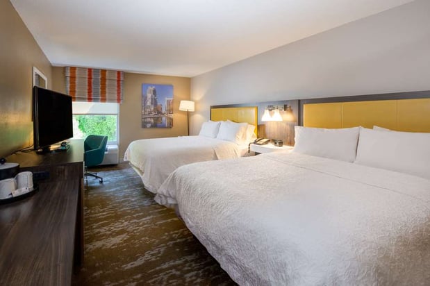 Images Hampton Inn & Suites Raleigh Cary Lenovo Center