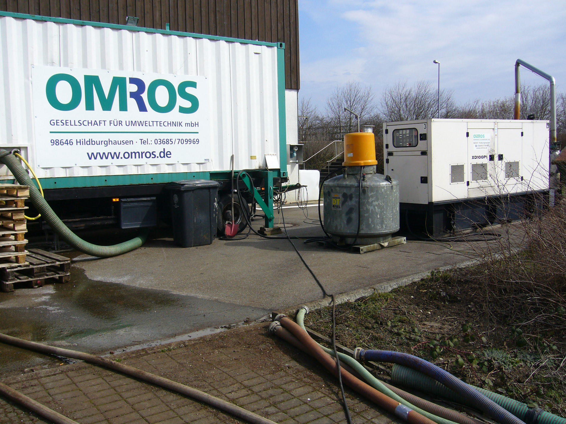 Mobile Klärschlammentwässerungsanlage mit Stromerzeugung, Omros Umweltservice GmbH aus Hildburghausen