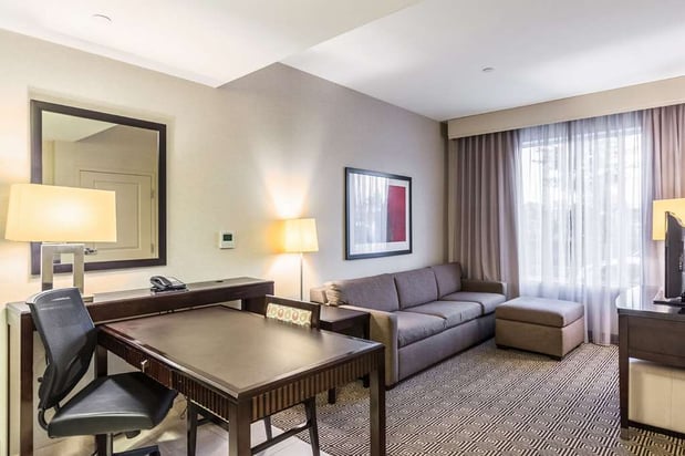 Images Embassy Suites by Hilton Newark Airport